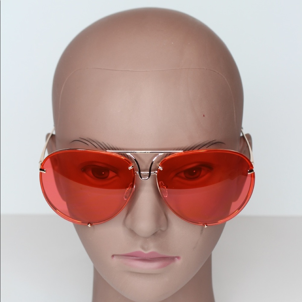 Wide styled aviators